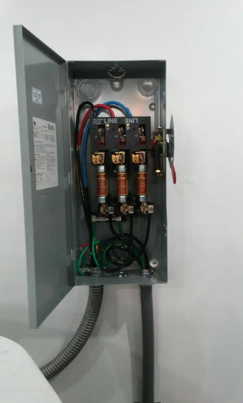 Three-phase disconnect switch installed for Smoke Detector Installation in Trinity